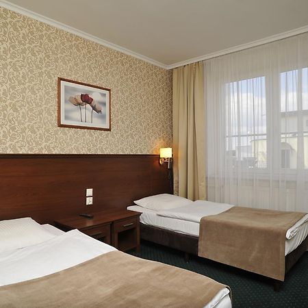 Hotel Lotos Woskrzenice Duze Exteriér fotografie