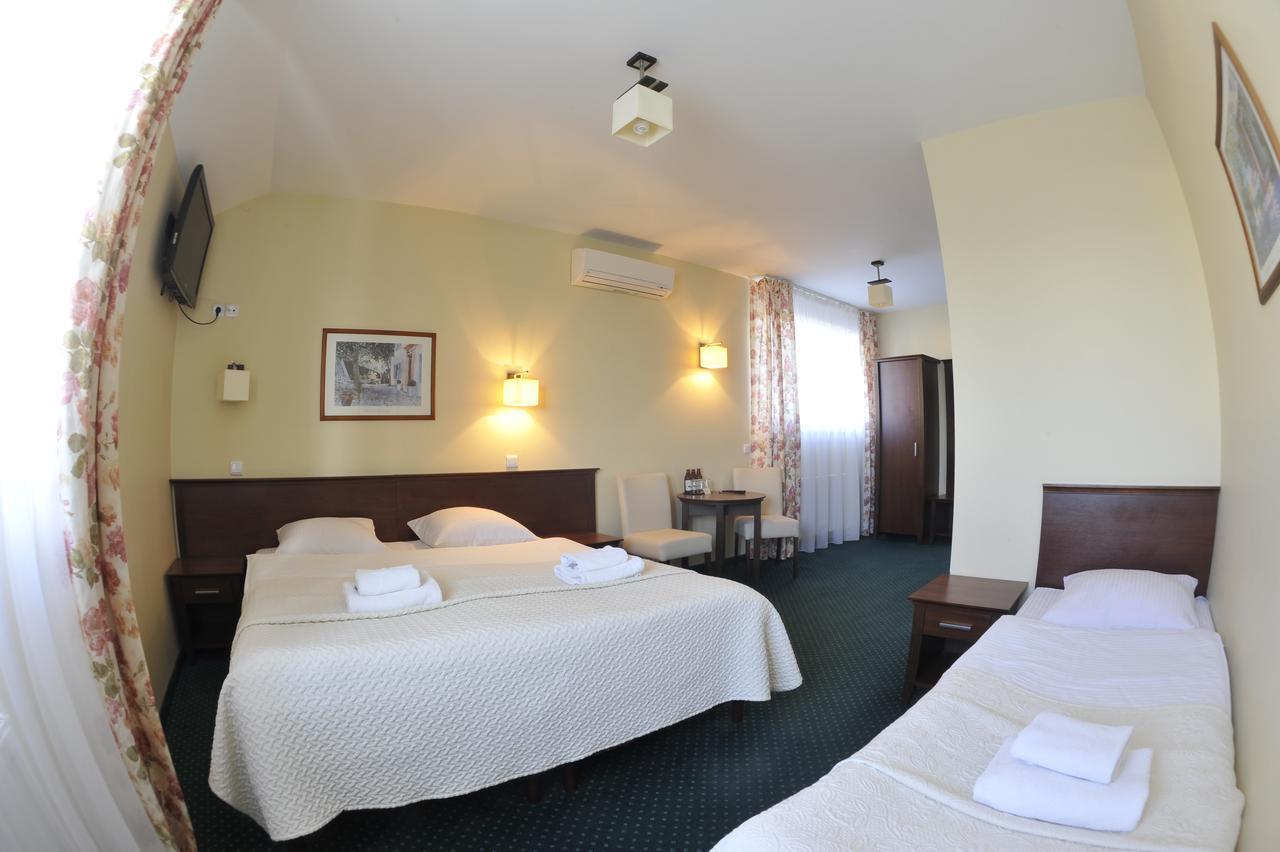 Hotel Lotos Woskrzenice Duze Exteriér fotografie